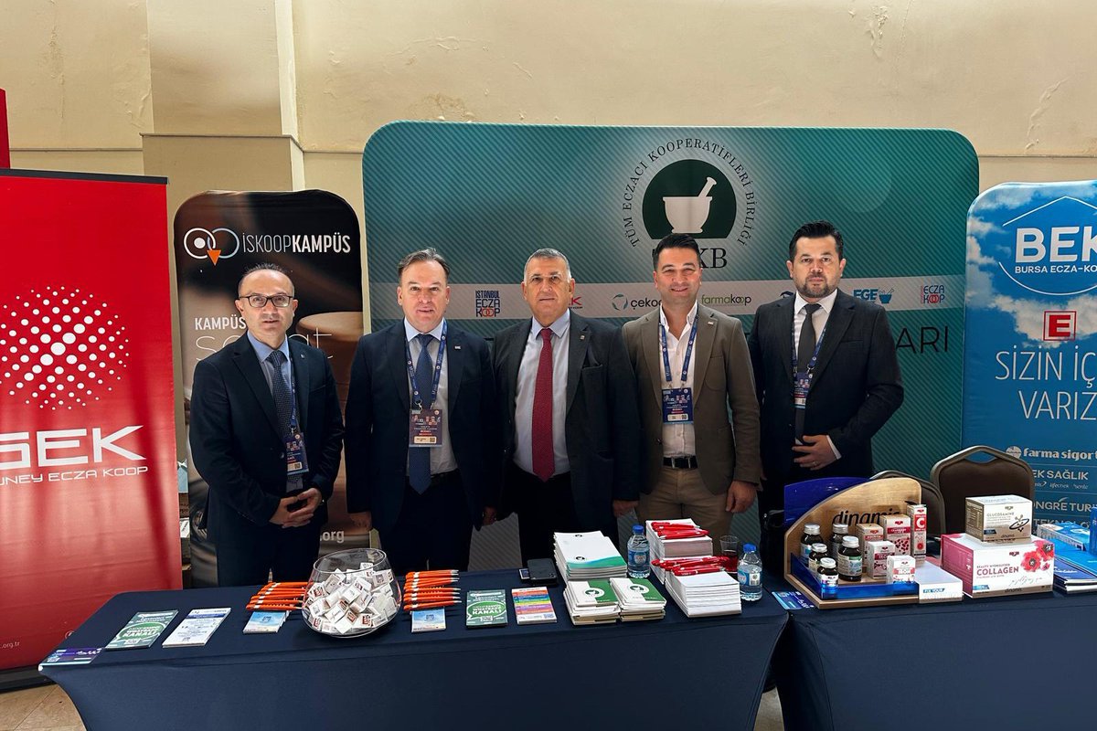 Türk Eczacıları Birliği tarafından "Sağlıkta İyileşmenin Anahtarı: Eczacı" temasıyla 10-12 Nisan tarihleri arasında Antalya’da düzenlenen 17. Türkiye Eczacılık Kongresi’ne, Yönetim Kurulu Başkanımız Ecz. Tarkan Bir ve Yönetim Kurulu Üyemiz Ecz. Fırat Çiçek katılım sağladı.
Kongre