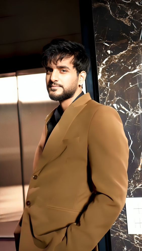 paritells's tweet photo. #Abhishekmalhan https://t.co/3oBRpUyTwk