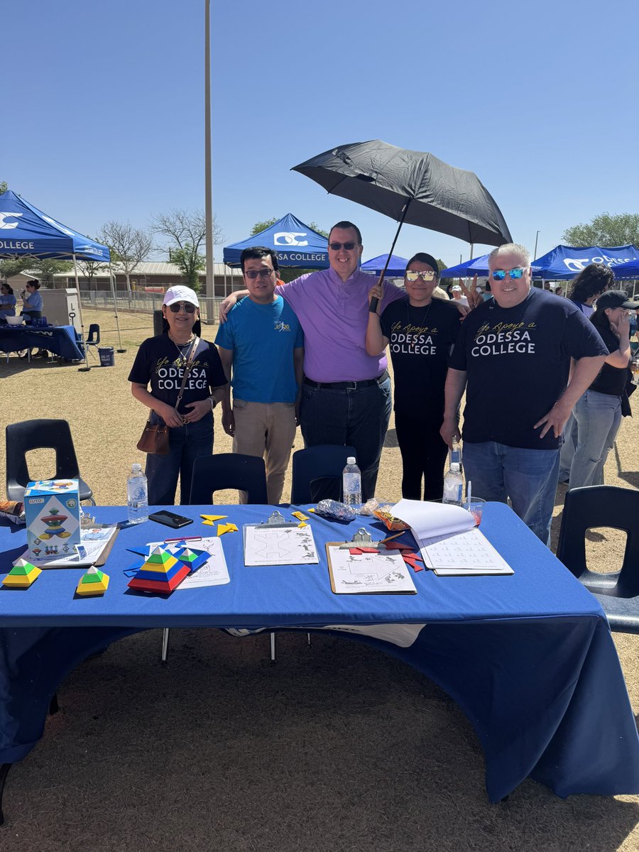 bacon_cecilia's tweet photo. Community Fun Day at Woodson Park!! 🥰@OdessaCollege #TweetOC #OCAllIn #PositivelyOC #MathDepartment #MathProfessors https://t.co/5Ryn3ybTPL
