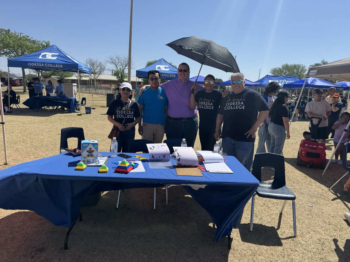 bacon_cecilia's tweet photo. Community Fun Day at Woodson Park!! 🥰@OdessaCollege #TweetOC #OCAllIn #PositivelyOC #MathDepartment #MathProfessors https://t.co/5Ryn3ybTPL