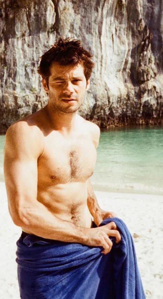 i’d too would be fighting for my survival if i was stranded on a deserted island with him