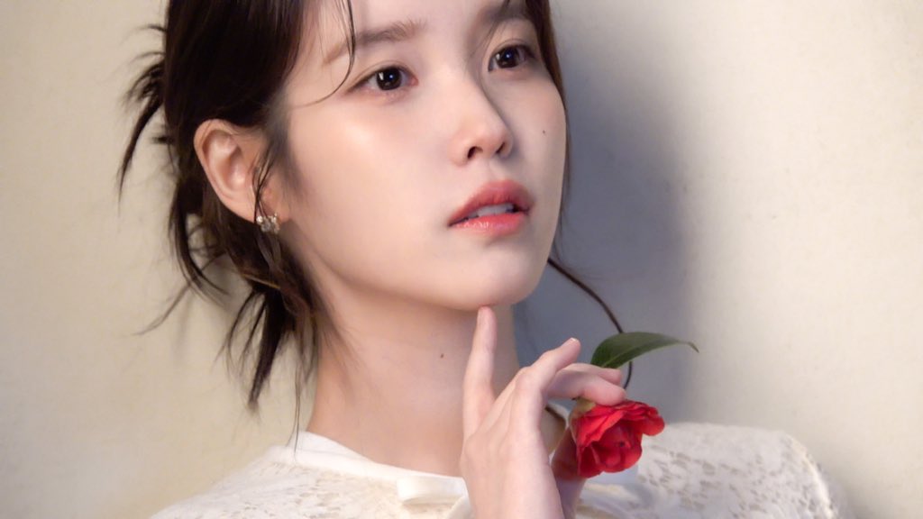 IU Arab Team | فريق اييو العربي tweet media