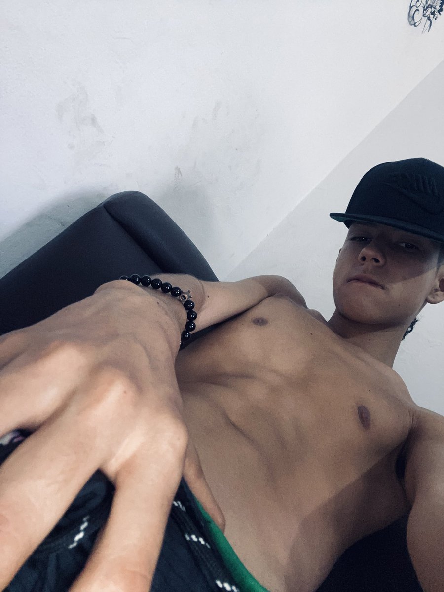 leon_santiago09's tweet photo. Rt Para más🤤🔥 https://t.co/TfFibT2SWb