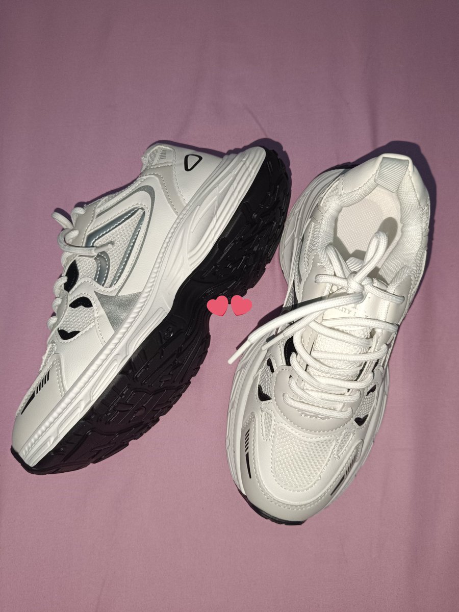 blvberie's tweet photo. up! wts sepatu ASNK uk 39, baru dateng &amp; di try on aja, dijual karna salah ukuran, nanti aku drop link 🍊 nya yaa, timaacii https://t.co/en7RHHlZyb