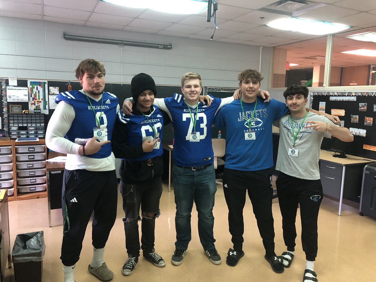 I had a great time at the Isanti elementary school serving the kids for the end of the year fair!!!