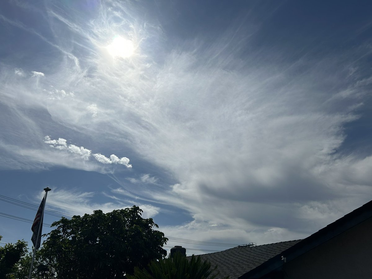 SuperBasedInCa's tweet image. How can they do this without our consent?!? Pretty sure they are coming and going from Van Nuys Airport…about to pay them a visit.
#HAARP #Chemtrails #Contrails #TheClearSkiesMovement
#CloudSeeding #PoisoningUs
#ClearSkiesMovement
