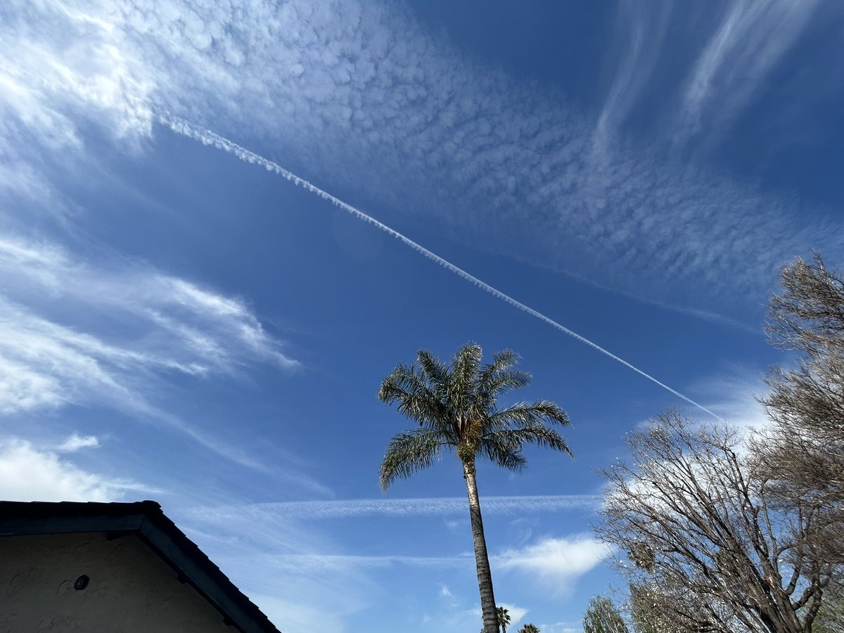 SuperBasedInCa's tweet image. How can they do this without our consent?!? Pretty sure they are coming and going from Van Nuys Airport…about to pay them a visit.
#HAARP #Chemtrails #Contrails #TheClearSkiesMovement
#CloudSeeding #PoisoningUs
#ClearSkiesMovement