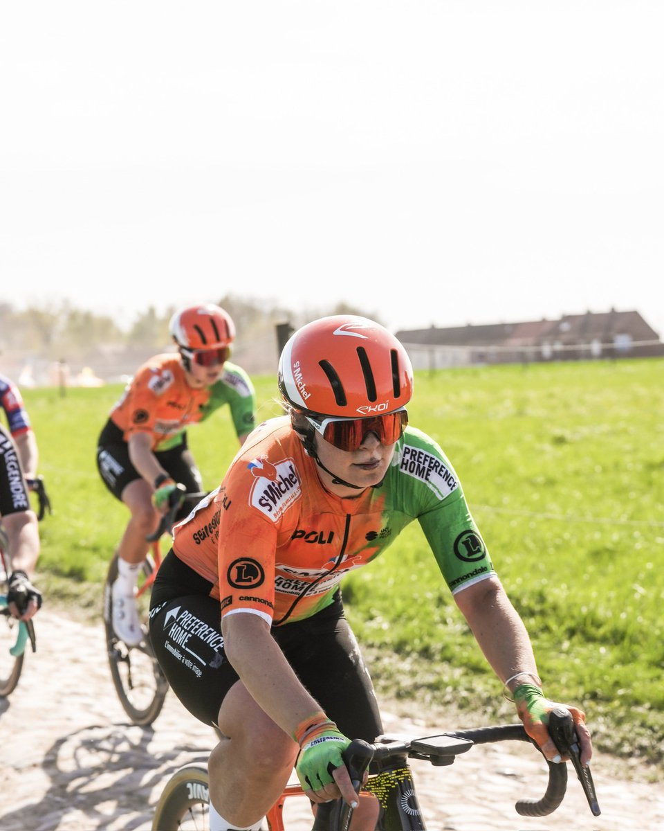 Auber93Cyclisme's tweet photo. Wow Roubaix is always so different 🥵

We are proud of our six Warriors 👊 https://t.co/BSAdR2ZKMu