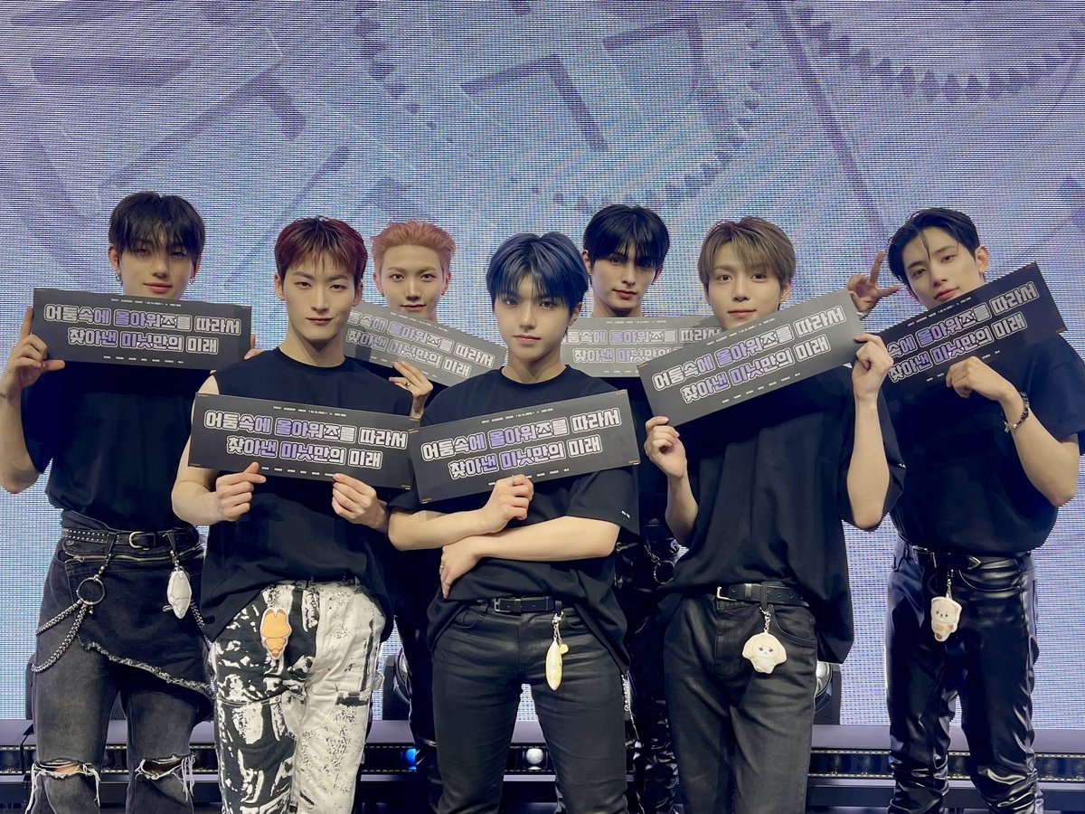 ALL_H_OURS's tweet photo. [🐾] 250412 <ALL the HOURS> in HONG KONG

올아워즈의 해외 팬콘 투어를 연 <ALL the HOURS> in HONG KONG 💙
홍콩 미닛들에게도 오늘 하루가 오래오래 기억에 남는 행복한 추억이 되길 바라요🤍
  
#ALL_H_OURS #올아워즈 
#ALLtheHOURS https://t.co/zpEtpPMWEx