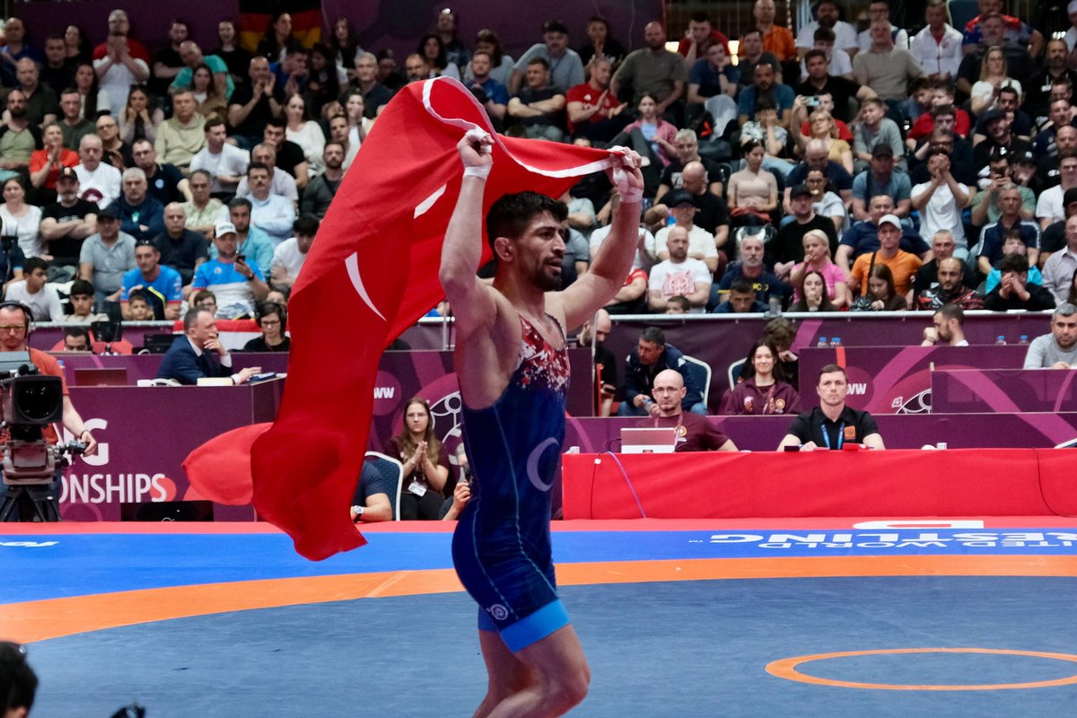 🇹🇷Avrupa Şampiyonu Kerem Kamal! 

🤼‍♂️ Slovakya'nın başkenti Bratislava'da düzenlenen 2025 Avrupa Güreş Şampiyonası'nda milli gururumuz Kerem Kamal, grekoromen stil 63 kiloda ALTIN MADALYA kazandı! 🥇 

Tebrikler Şampiyon! Seninle gurur duyuyoruz!👏

#NiğdeGSİM #Şampiyon #Güreş