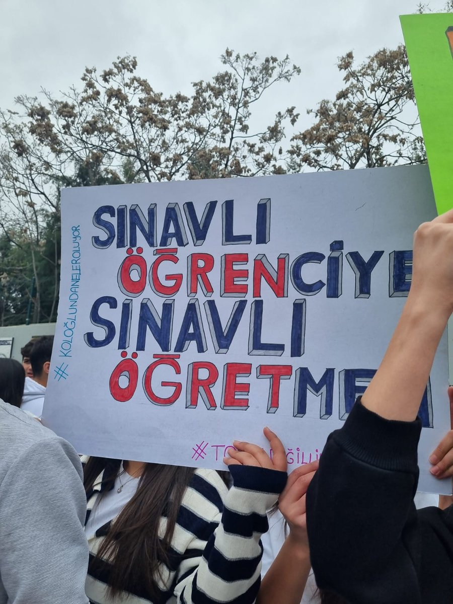 MKeremGenc23's tweet photo. #koloğlundaneoluyor #TorpilDeğilLiyakat
#LisemeDokunma
#öğretmenimedokunma @elaziggundemcom @elazigmem @meb_ogm @hepsielazig @Yusuf__Tekin @numanhatipoglu @elazig_valiligi @tcmeb @sahin_serifoglu https://t.co/plgLBcnXpw