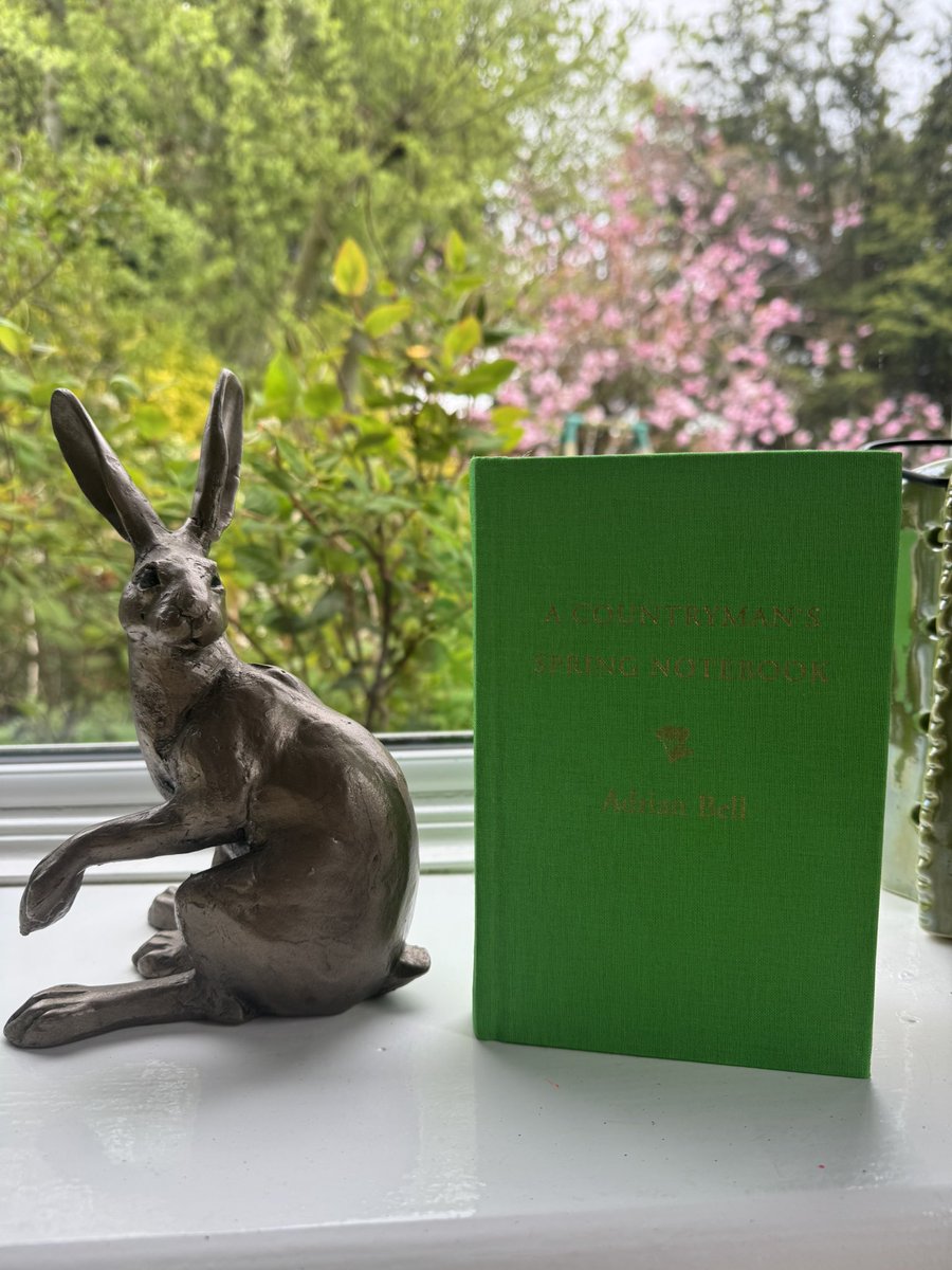 stuart mchale (@uk_mchale) on Twitter photo Reading A Countryman’s Spring Notebook by Adrian Bell from <a href="/FoxedQuarterly/">Slightly Foxed | Magazine, Small Press, Podcast</a> 👍👍👍 Reading A Countryman’s Spring Notebook by Adrian Bell from <a href="/FoxedQuarterly/">Slightly Foxed | Magazine, Small Press, Podcast</a> 👍👍👍