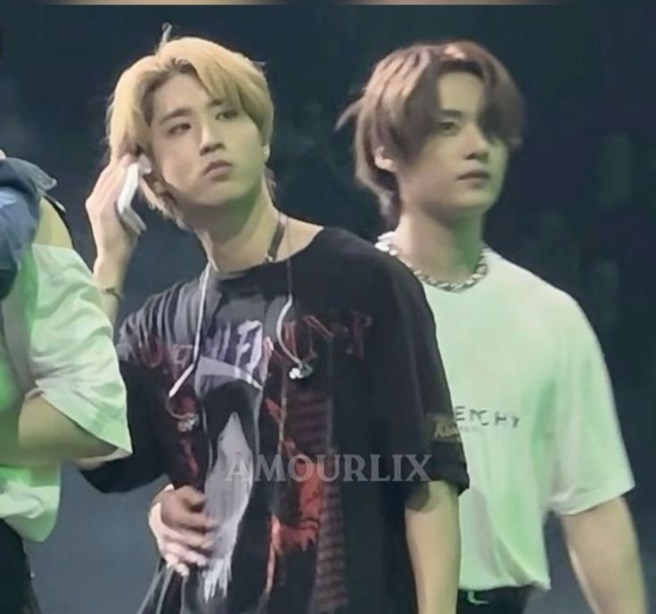 minhodrive's tweet photo. whatever the hell they had going on during maniac tour 🚬🚬🚬 https://t.co/gerJqQFh9I