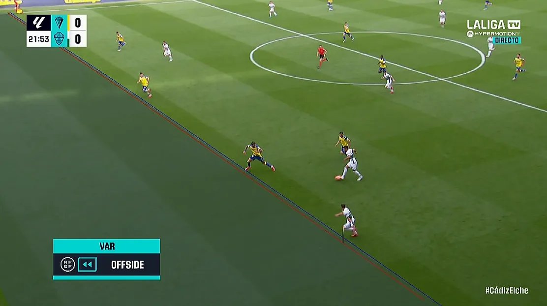 jodudu69's tweet photo. @elchecf Estic cec o la punta de la bota del jugador del Cádiz està en línia amb el genoll? https://t.co/uKP1i4JMzh