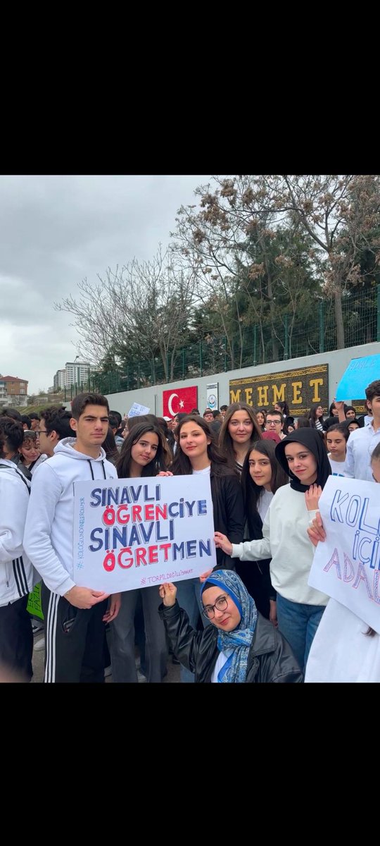 sude57212's tweet photo. #koloğlundaneoluyor #LisemeDokunma #öğretmenimedokunma https://t.co/pHSBm4cLNU