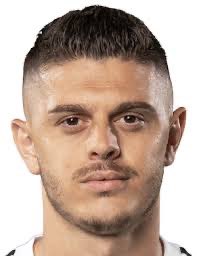 Arroyo şu çöpten ne kadar kötü oynayabilir ? Biri bana anlatsında anlayayım neden 15 dakika 10 dakika kala yetti canıma amk