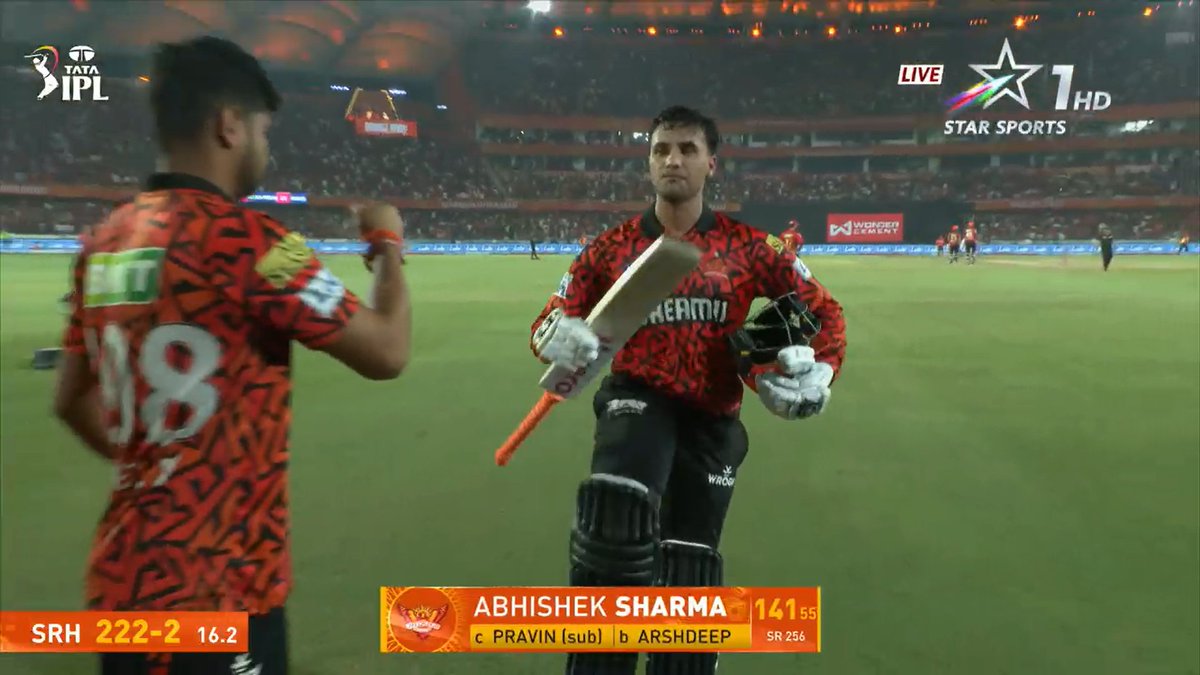 mufaddal_vohra's tweet photo. THE UPPAL AND THE WORLD STAND UP TO SALUTE THIS GUY. 🫡

- Abhishek Sharma, you're a champion! https://t.co/We6sqN3ZDb