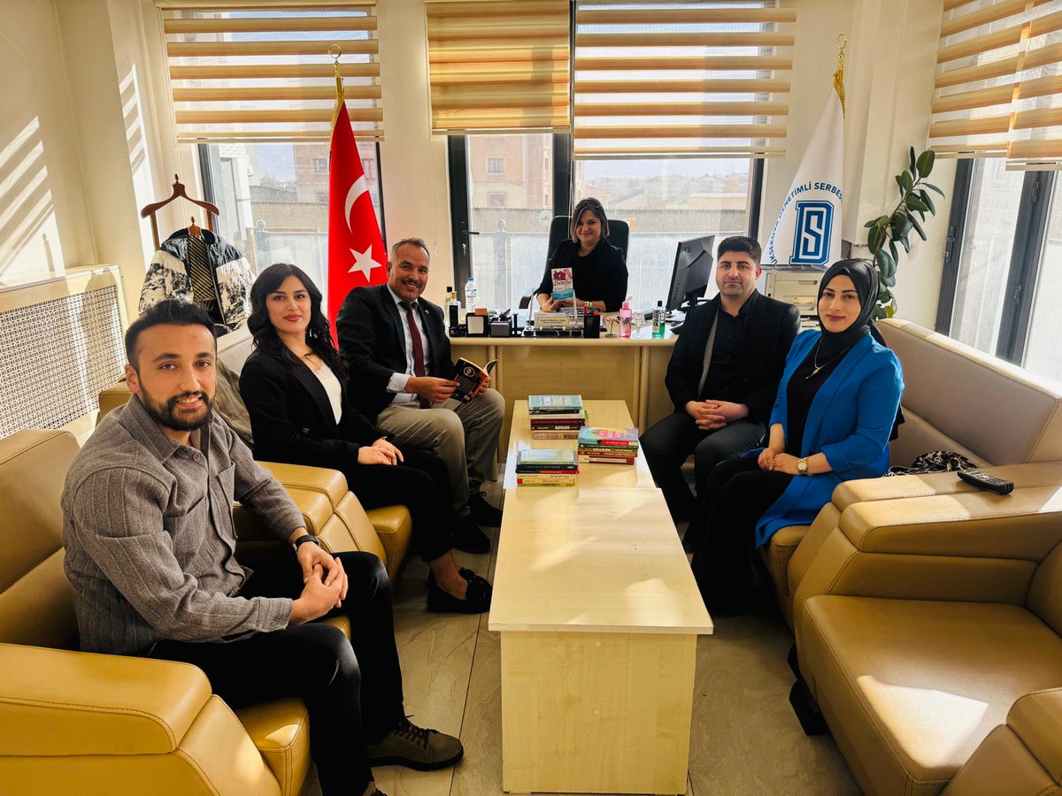 61. Kütüphane Haftası kapsamında Müdürlüğümuzce Kaymakamlık Yazı İşleri Müdürü M. Akif ARSLAN ve Denetimli Serbestliği Müdürü Ceyda YANIKOĞLU ÇIRAK'ı makamında ziyaret ederek "Kütüphanemizle ilgili bilgi alışverişinde bulundular. 
<a href="/MehmetNuriErsoy/">Mehmet Nuri Ersoy</a> 
<a href="/alicelik_64/">Ali Çelik</a> 
<a href="/idrisagacanoglu/">İdris Ağacanoğlu🇹🇷</a>