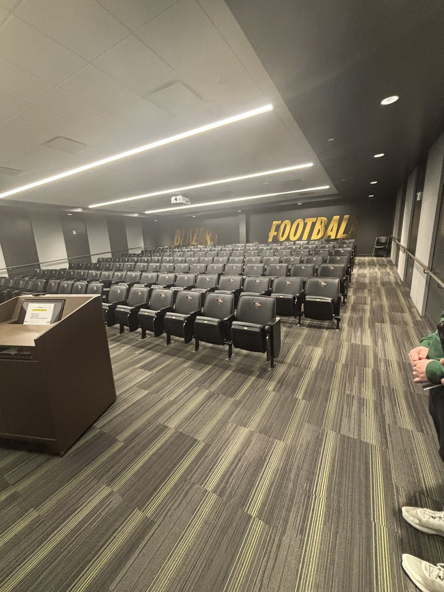 Thankful for the love shown by the UAB staff yesterday as I was blessed enough to tour the facilities and watch a spring practice! I will be back on Campus for the camp June 14th! #GOBLAZERS