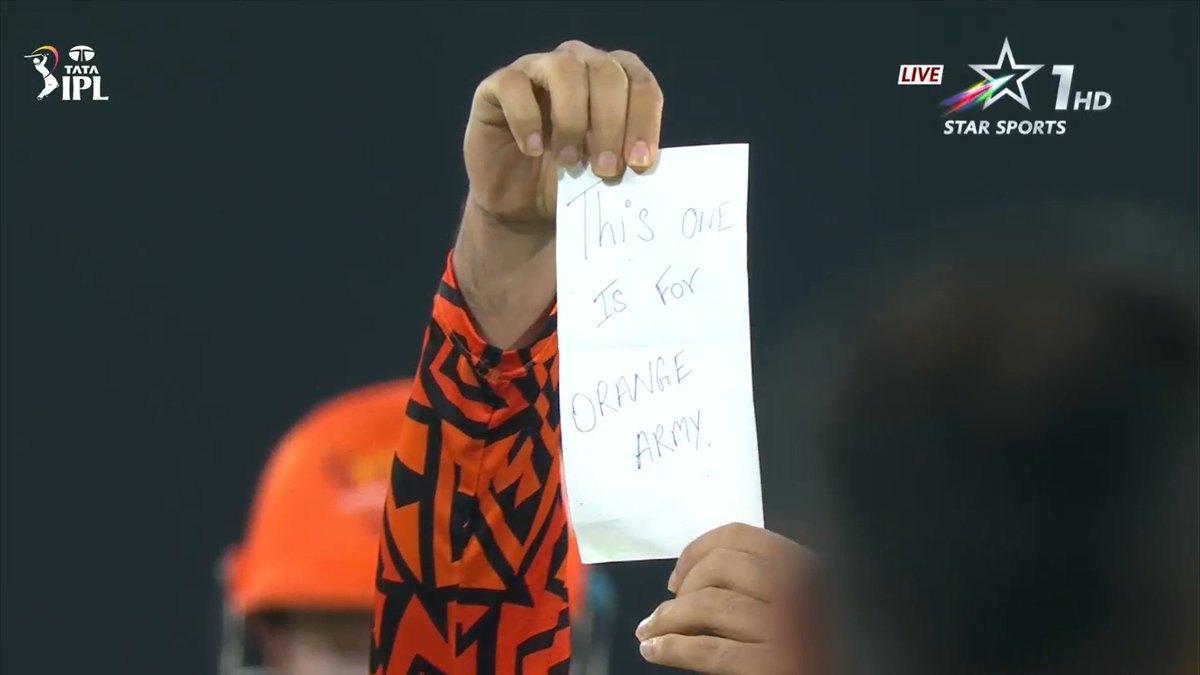 Alam1300's tweet photo. "THIS ONE IS FOR ORANGE ARMY".

- The message from Abhishek Sharma ❤️
#SRHvsPBKS 
#AbhiraSharma https://t.co/ZVvC4ZjflK