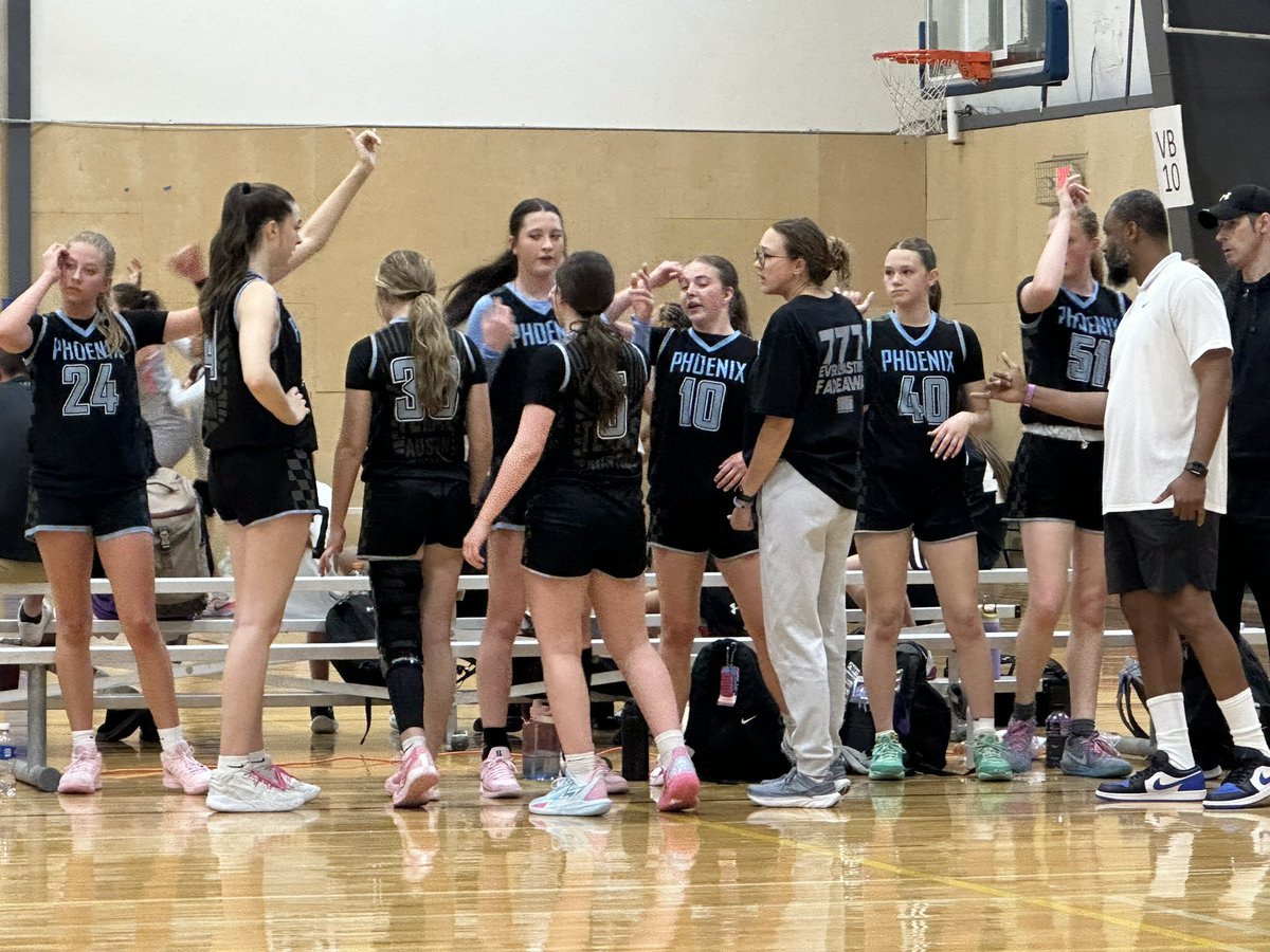 phoenixselect's tweet photo. PHX Elite 16U won their first 2 games by over 20 points and play Cy Fair Premier 17U S40 In the Championship game in the highest 17U division‼️
#AlwaysPlayUp
@riseuptrnaments
@girlzprepreport https://t.co/q25vflOBUO