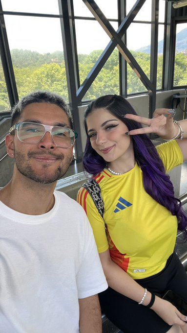 Watch EG GirlOfNox's leaked NSFW photo on TwXstars