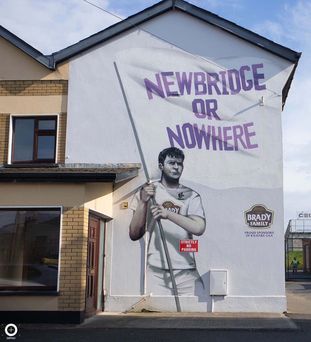 Newbridge is the setting tonight as <a href="/KildareGAA/">Kildare GAA</a> get set to take on <a href="/CLGLaois/">Laois GAA</a> in the <a href="/gaaleinster/">Leinster GAA</a> senior football championship quarter-final! (📸 <a href="/_leahscholes/">Leah</a>)