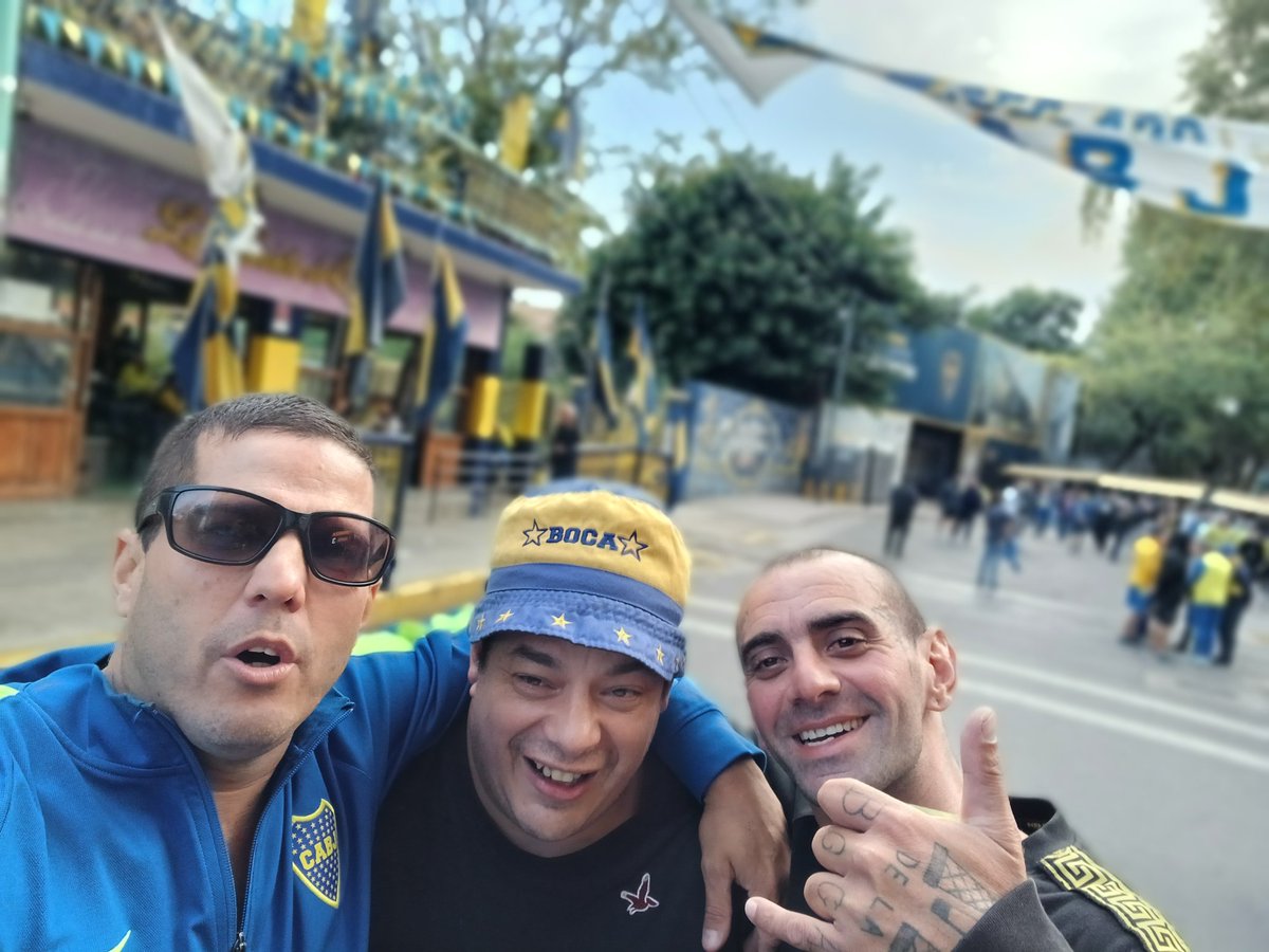 castillo_guido's tweet photo. 30 años laburando en la glorieta es un amigazo https://t.co/VXSmrO61t5