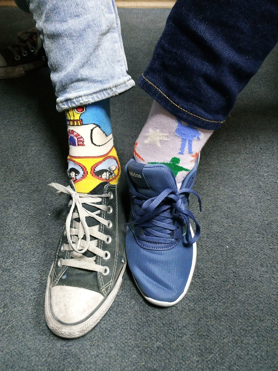 Por sus calcetines los conocerás... 
<a href="/BerthaHistoria/">Bertha Hernández G.</a> <a href="/pavelunes/">Pavel</a>