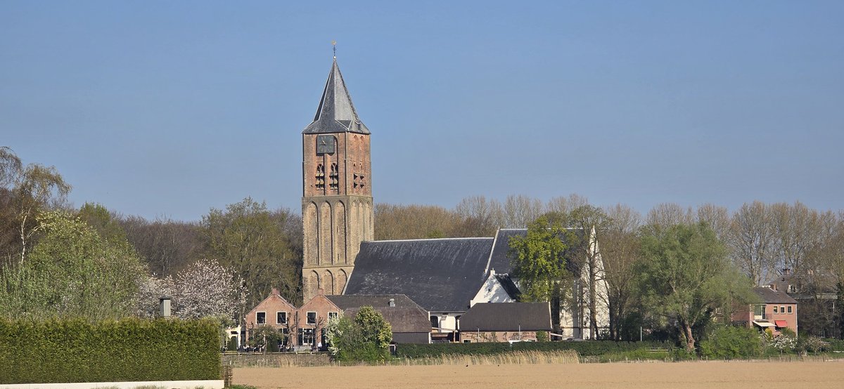 Martin1960's tweet photo. Met de hakken over de sloot; maar de eerste 100+ #fietstocht van het jaar is een feit: https://t.co/Ab4fUCJ9Py 😎🚴♂️☀️ #Tiel #Zoelen #Buren #Geldermalsen #Deil #Beesd #Rumpt #Acquoy #Asperen #Leerdam #Leerbroek #Ameide #Nieuwpoort #Schoonhoveb #Vlist #Haastrecht #Boskoop #Alphen https://t.co/nVSndHT3yl