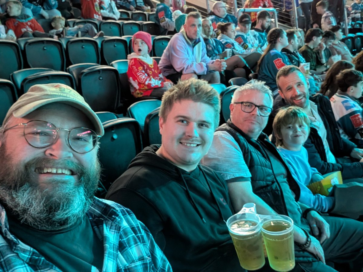 apwildebeast's tweet photo. @BelfastGiants #giantsselfie  #giantselfie https://t.co/eJL4MIJ11x