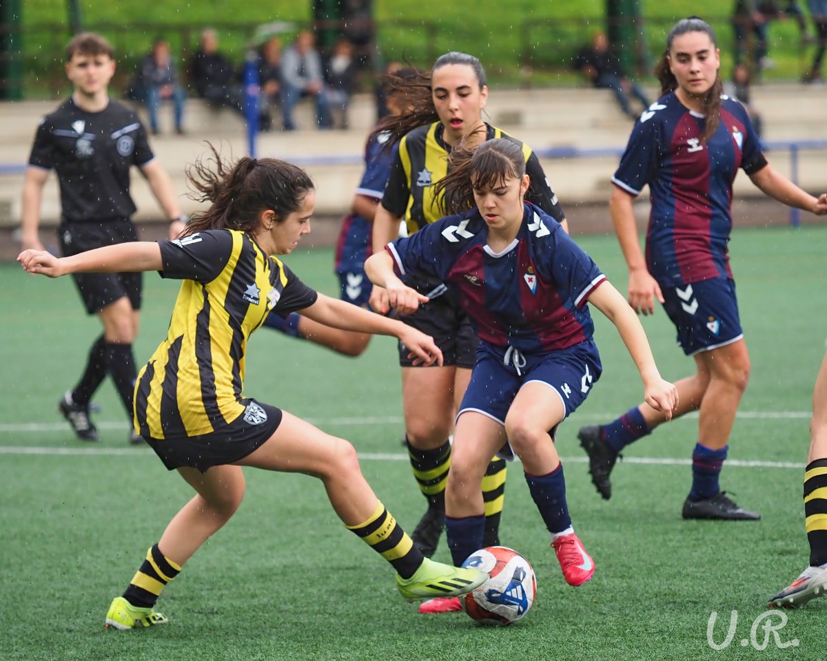 Gorriteandounpo's tweet image. Hoy en #unbe nuestro SD EIbar C ha ganado 2 - 1 al @cdlakua 
💪💪💙❤️💙❤️💪💪