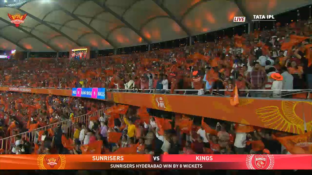 CricCrazyJohns's tweet photo. THE ORANGE ARMY - ONE OF THE BEST FANS IN CRICKET...!!!! https://t.co/46L6ZN8eO2