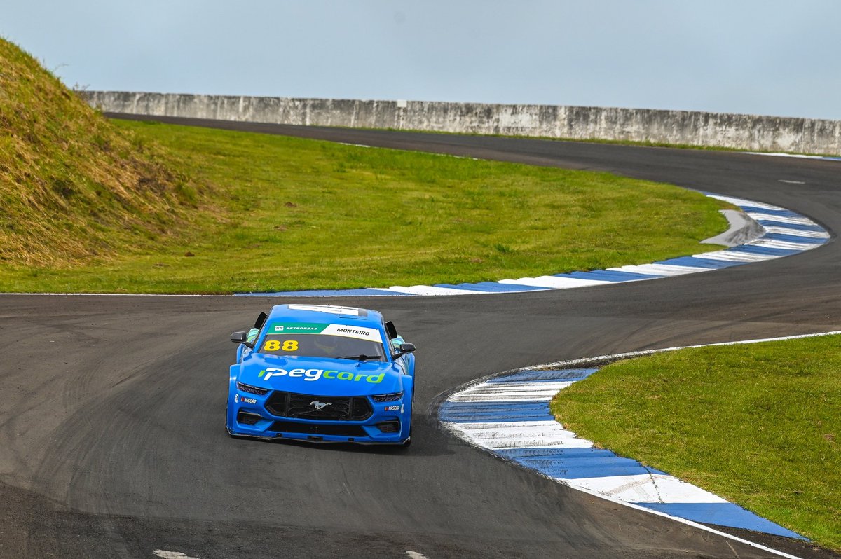 NASCARBrasil's tweet photo. Thiago Camilo confirmou o melhor tempo no segundo treino. Na classe Challenge, o estreante  Bruno Baptista garantiu a primeira posição.

🗓 Etapa 2 |  @autodromodelondrina

🏁 CORRIDA 1 #Sunsetrace
Sábado, 12/04 - 17h30

🏁 CORRIDA 2 
Domingo, 13/04 - 13h00 https://t.co/N6DFhHFAAc
