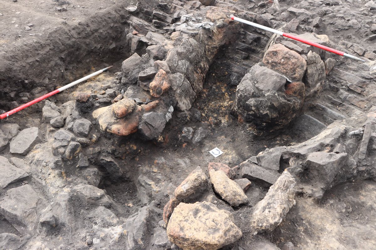 Well done to all involved in the excavation over the past 2 weeks. With this kiln it looks like we have established the production site of the Glos TF 5 pottery. If confirmed, hopefully it will assume a more localised identity. post-ex should be exciting!