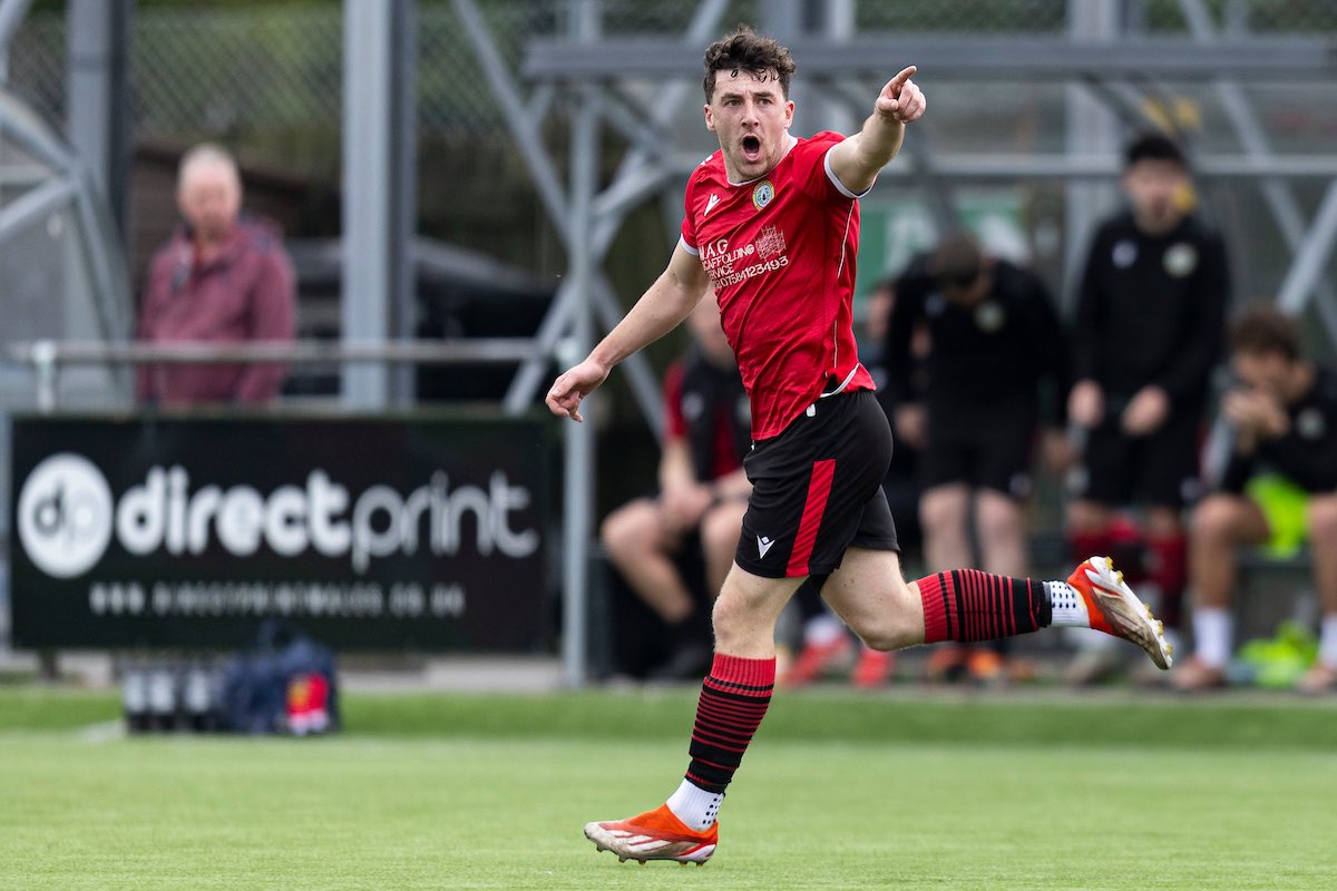 OllyAllen_'s tweet image. We’re already up over 50% on games covered this season (300+) and want to go even bigger. 

Photographers are the leagues’ unsung heroes. Visibility is key to helping us grow. 

They capture the best moments, but are also sat in the freezing wind and rain for a goalless draw 🫡