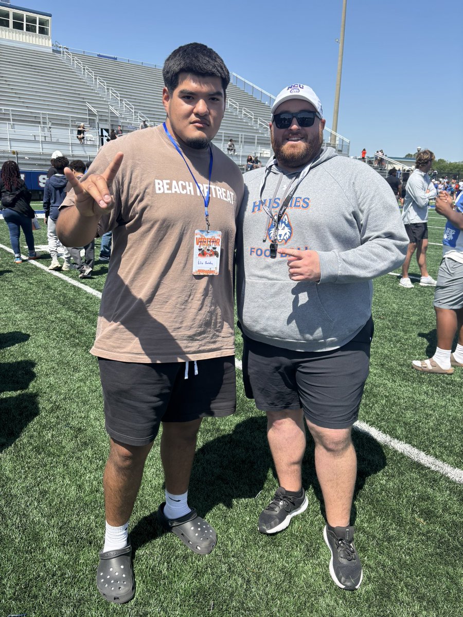 Felix Banda (@63season_) on Twitter photo Had an AMAZING experience <a href="/HCUFootball/">HCU Football</a> I’m glad I got to see what the #DAWGS are really about
<a href="/HCUCoachBachtel/">Coach Jason Bachtel</a> <a href="/CoachFraney/">Nick Franey</a> <a href="/NHSFBRecruiting/">NHS Raiders Football Recruiting</a> <a href="/NHS_Raiders1/">Northbrook Football</a> Had an AMAZING experience <a href="/HCUFootball/">HCU Football</a> I’m glad I got to see what the #DAWGS are really about
<a href="/HCUCoachBachtel/">Coach Jason Bachtel</a> <a href="/CoachFraney/">Nick Franey</a> <a href="/NHSFBRecruiting/">NHS Raiders Football Recruiting</a> <a href="/NHS_Raiders1/">Northbrook Football</a>
