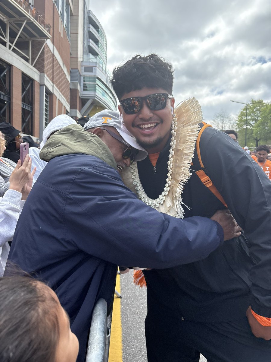 Yumi (@yumi_zumi_og) on Twitter photo Just a grandfather who is extremely proud of his oldest grandson GB 🍊!! <a href="/antonikaogumoro/">Antoni Kade Aguon Ogumoro</a> <a href="/saipanimal_12/">Ambrose Ogumoro Jr</a> so proud to be a part of this Vol Nation and Vol Familia 🧡🧡 Just a grandfather who is extremely proud of his oldest grandson GB 🍊!! <a href="/antonikaogumoro/">Antoni Kade Aguon Ogumoro</a> <a href="/saipanimal_12/">Ambrose Ogumoro Jr</a> so proud to be a part of this Vol Nation and Vol Familia 🧡🧡