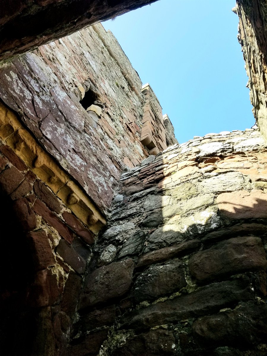 Gameguy69's tweet image. Sights around Peel, SW IoM, on a recent visit. Pt.3 - The castle. #IsleofMan #Peel #castle #ruins #historical