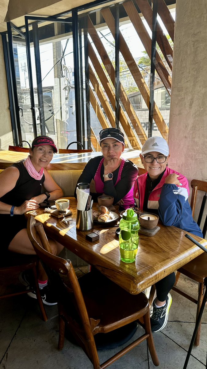 Glacue64's tweet photo. Amigos cerrando
semanita con 13k
a gustisimooo!
@logrartusmetas
@MeEncantaCorrer
@ManicomioRunner
@Gordiruner
@CorroAMiPaso
Con frío y viento hoy
se logró💪
Buen #findes #runners
Y después un cafecito
Deli♥️ https://t.co/16mzqhpzLB