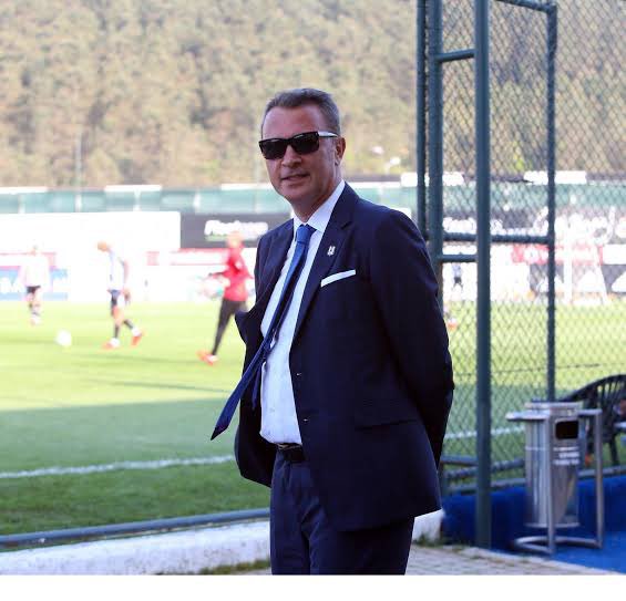 Bhgjkjhgg's tweet photo. Adamın senelerdir neden kurullara katılmadığını şimdi herkes anladı. Beşiktaş kimsenin babasını. Çiftliği değildir herkes bunu bilerek hareket etsin 
#besiktasinmacivar 
#besiktas 
#fikretormanyuvaya 
#tevfikyamantuerkistifa https://t.co/m8ujwxTTNw