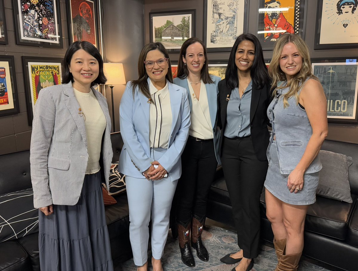 Lauren Averett Byers, MD (@laurenbyersmd) on Twitter photo Team #SCLC <a href="/IASLC/">IASLC</a> - superstar group of speakers and panelists <a href="/TLCconference/">TLC Conference</a> <a href="/drshieldsmd/">Misty Dawn Shields</a> <a href="/BZhangMD/">Bingnan Zhang</a> <a href="/LealTiciana/">Ticiana Batista (Leal)</a> <a href="/NouraChoudhury/">Noura Choudhury, MD</a> , Dr Pam Samson (and <a href="/sands_jacob/">Jacob sands</a> - who promises to wear a powder blue suit next year to match us) Team #SCLC <a href="/IASLC/">IASLC</a> - superstar group of speakers and panelists <a href="/TLCconference/">TLC Conference</a> <a href="/drshieldsmd/">Misty Dawn Shields</a> <a href="/BZhangMD/">Bingnan Zhang</a> <a href="/LealTiciana/">Ticiana Batista (Leal)</a> <a href="/NouraChoudhury/">Noura Choudhury, MD</a> , Dr Pam Samson (and <a href="/sands_jacob/">Jacob sands</a> - who promises to wear a powder blue suit next year to match us)