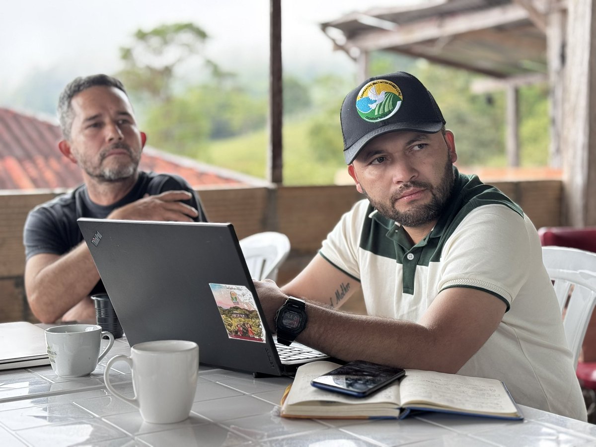 nacional_cafe's tweet photo. #RevoluciónCafetera

☕️ Hoy se reúne nuestro Consejo Directivo FEMNCAFE para seguir construyendo decisiones con sentido social.
Rumbo a la Asamblea 2025, seguimos sembrando paz desde el café. ✊✨
#FEMNCAFE #CaféConSentidoSocial #Asamblea2025 https://t.co/YPJgNskjW6