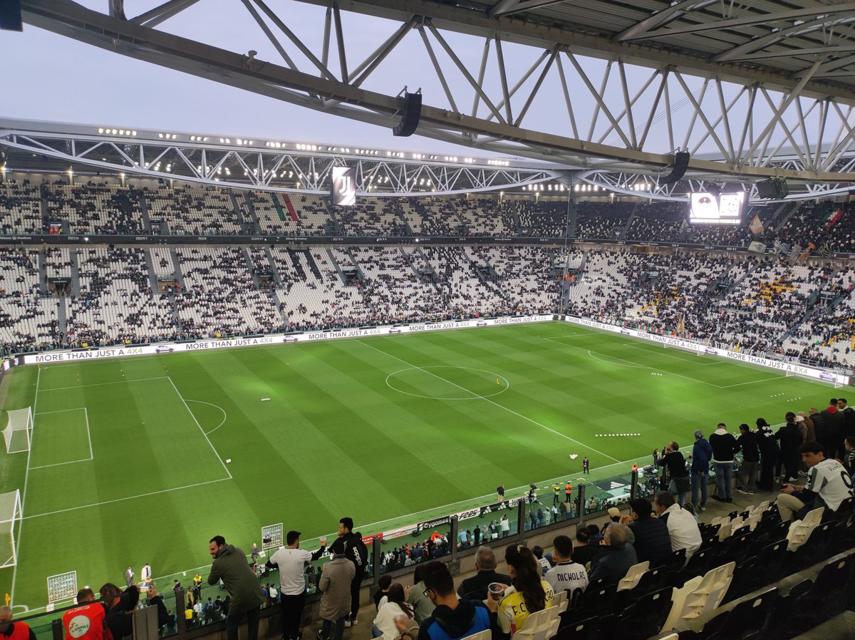 -3 in casa alla fine di questo triste campionato... già, perché quest' anno siamo fuori da qualsiasi competizione 😞 #JuventusLecce #FinoAllaFine #FORZAJUVE