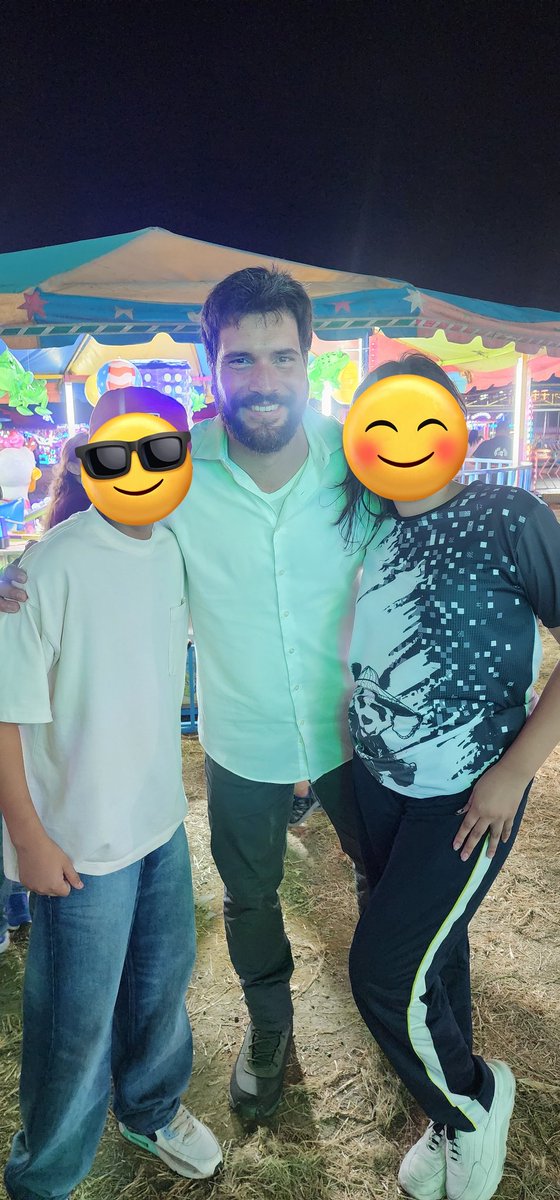 hectormirand's tweet photo. @jantopicecuador Jan, antes te respetaba por ser un adversario inteligente y capaz, ahora te respeto mucho más. Aquel día que nos encontramos en un parque de diversiones, mi hija me dijo: "Papá, imagínate que Luisa se una con Jan, sería un gobierno muy seguro"

Mi hija NO SE EQUIVOCÓ!

Un abrazo! https://t.co/PRCzOkznRz