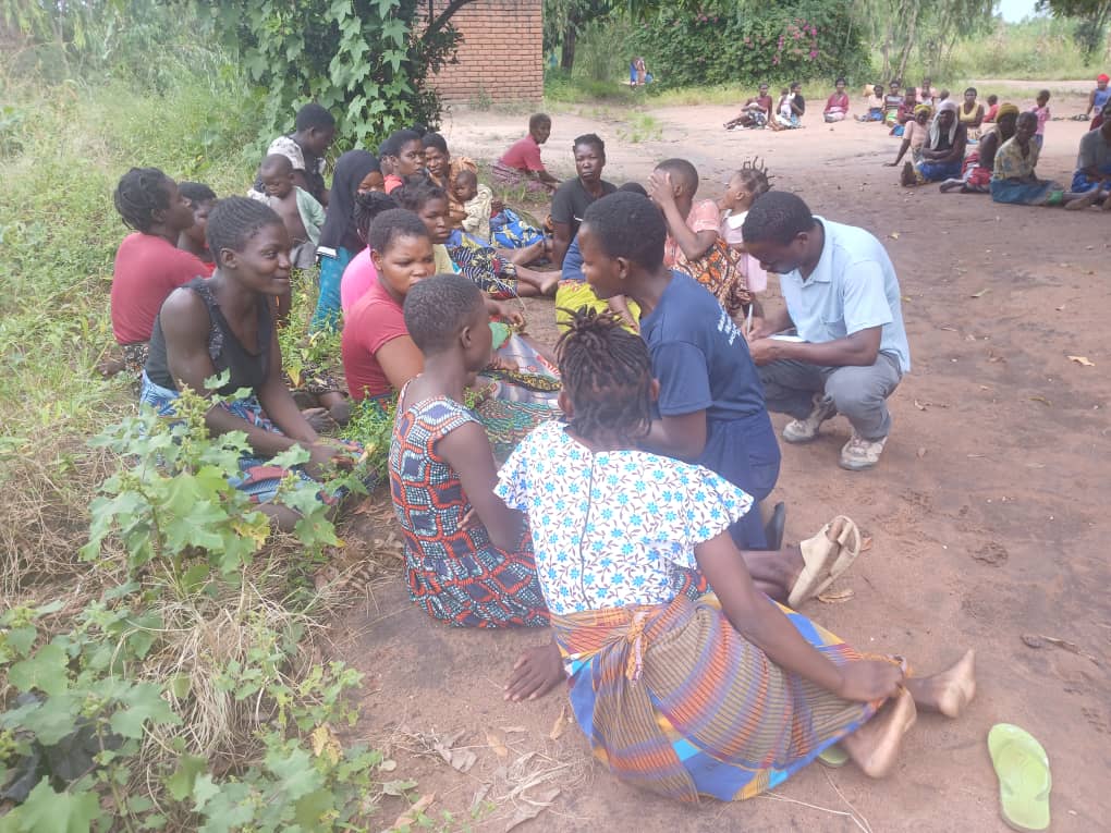 TIYEPADNetwork's tweet photo. At Village Head Nakhumwa, T/A Juma, Mulanje District during Youth Club establishment as we disseminate information related to SRHR https://t.co/JxhiokW5wM