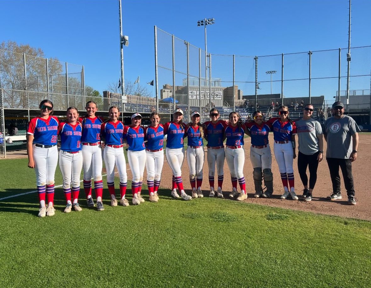 PiperNulick's tweet photo. Ended our 8th grade school ball season as champions! Here are my stats from this year: 49 PA, 1 HR, 5 triples, 7 doubles, 7 singles, 29 RBI, 8 BB, 0 SO, .556 BA, and 1.744 OPS. Go Bears!!🐻💙❤️@buchanan_sb @ImpactRetweets @ExtraInningSB @CoastRecruits @SBRReview @FresnoSportsMag https://t.co/vpiDqampF1