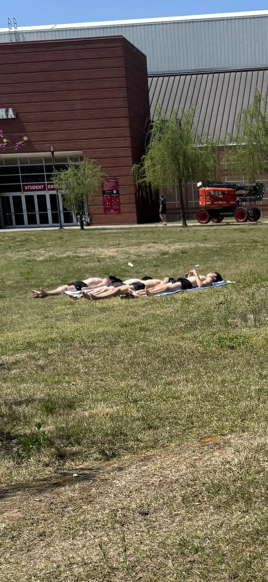 Fapgod47's tweet photo. “Yo bro lets go lay outside and tan like little twink boys” https://t.co/snIBYJcPAP