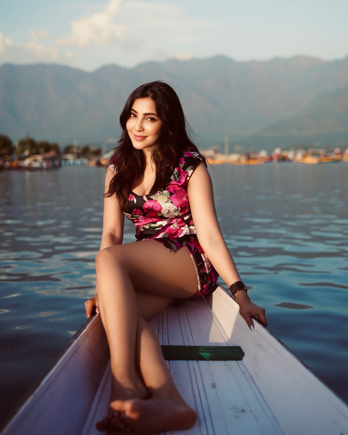 GoWmcurWAAABeZt?format=jpg&name=large