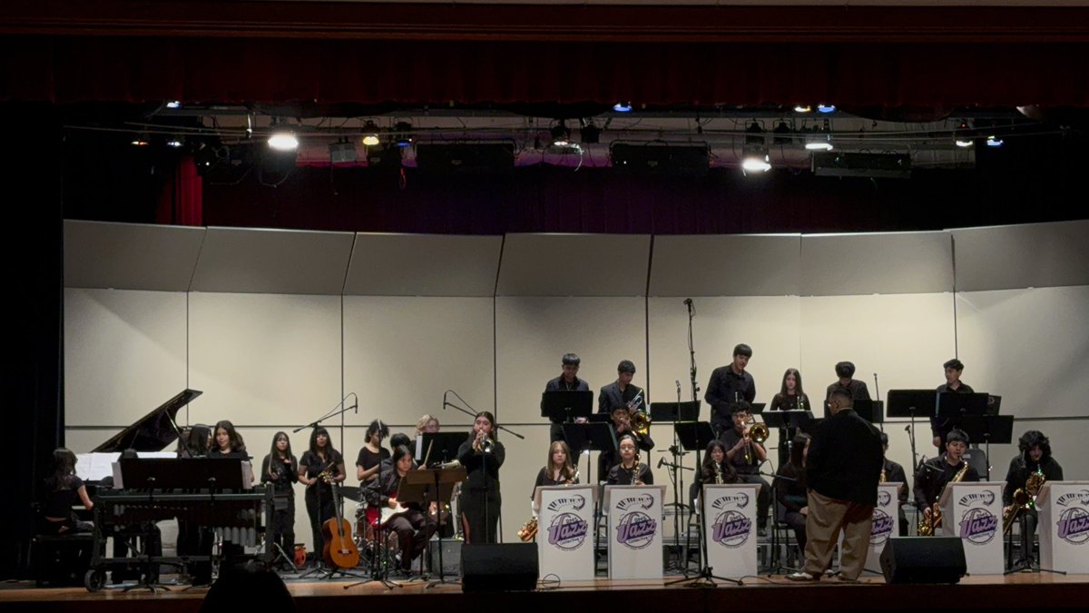 swisdfinearts's tweet photo. Wishing our @swisd Jazz Bands the best today as they compete in the Taft HS and Churchill HS Jazz Festivals! Performances from Resnik MS, McAuliffe MS, McNair MS and Southwest HS. @swisd_res @swisd_mca @swisd_mcn @swisd_swhs https://t.co/g5sMxr94gl